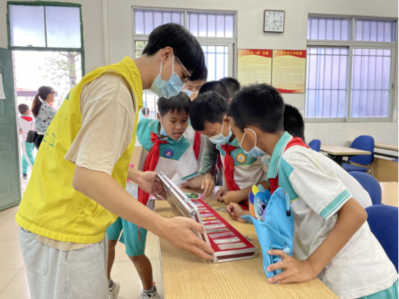 阜沙鎮(zhèn)禁毒信息〔2022〕第254期--【禁毒攻堅(jiān)】“無毒青春，健康校園”—阜沙鎮(zhèn)開展禁毒宣傳進(jìn)校園